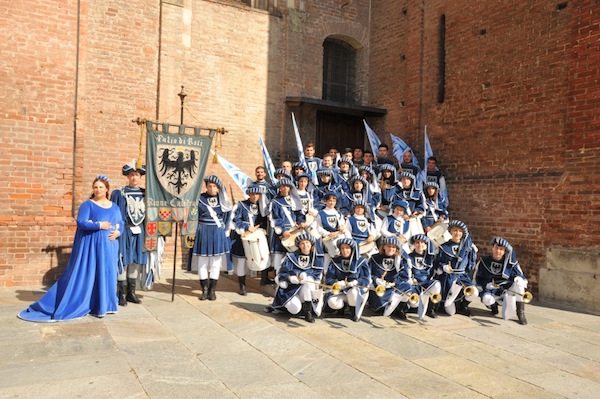 Riprende l’attività di sbandieratori e musici del rione Cattedrale