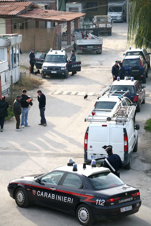 Rubano in due negozi: arrestati dai carabinieri di Alba