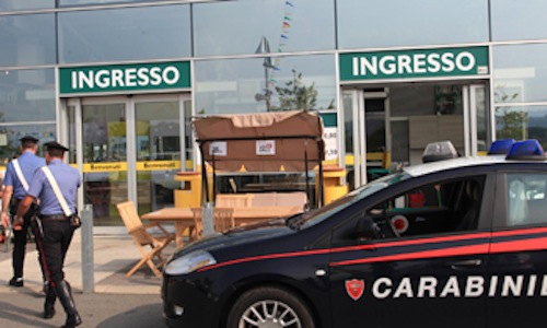 Carabinieri denunciano per furto tre persone