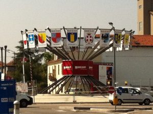 La CrAt inaugura la Giostra del Palio: ultimi ritocchi alla rotonda di corso Alessandria