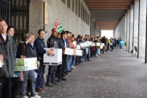 Le immagini della catena umana intorno alla Provincia di Asti – gallery