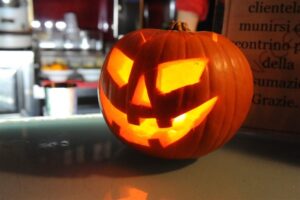 Volti e maschere dalla notte di Halloween – gallery