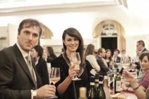 L’attrice Maria Grazia Cucinotta “madrina” di Piemonte Grandi Vini