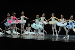 Le foto della serata “Balliamo sul Mondo” – gallery