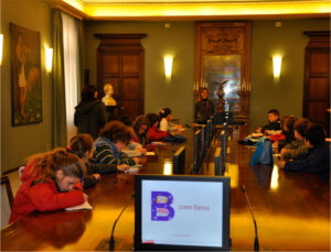 Bambini delle elementari di Settime “in gita” alla Cassa di Risparmio di Asti