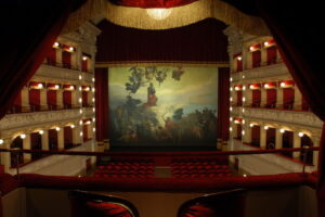 Al Teatro Alfieri uno spettacolo benefico per “Un posto nel cuore” – gallery