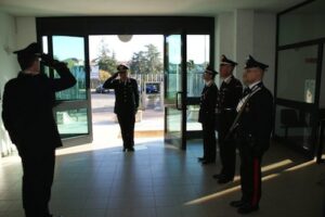 Il generale Lavacca in visita alla caserma di via delle Corse