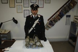 Droga nascosta in un casolare di Costigliole d’Asti
