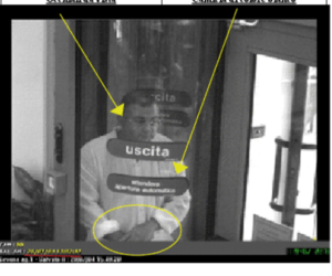 Rapinatore incastrato dalle telecamere di sicurezza della Crat – gallery