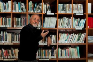 A Natale adotta uno scaffale della Biblioteca Astense