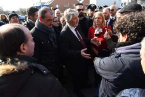 Il ministro del Lavoro incontra gli operai dell’Embraco di Dusino San Michele – gallery