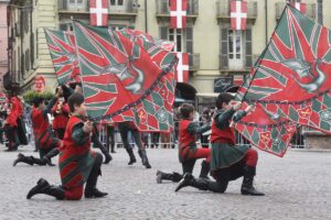 La Sbandierata del Santo chiude i festeggiamenti per San Secondo: la fotofallery – gallery