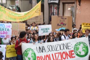 Friday for Future ad Asti: centinaia di studenti in piazza per salvare il clima – gallery