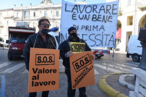 Protesta di ambulanti e commercianti ad Asti: la fotogallery – gallery