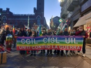Asti, le prime immagini della fiaccolata per la pace – gallery
