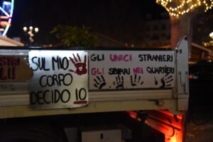 In piazza contro la violenza sulle donne