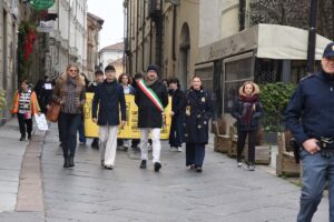 Un migliaio di studenti in piazza per dire “no” al bullismo