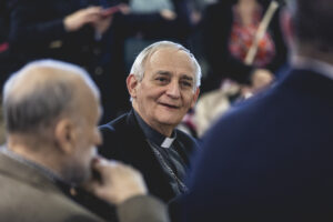 Alla Slow Wine Fair 2026 il dialogo tra il Cardinale Matteo Maria Zuppi e Carlo Petrini