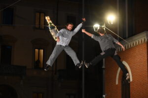 AstTeatro si apre all’insegna dello stupore e della magia
