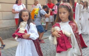 A Rocca d’Arazzo la mostra fotografica “I bambini del Palio”. Inaugurazione giovedì 20 agosto