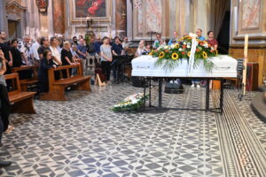 Tantissima commozione e partecipazione alle esequie di Marco Farinella
