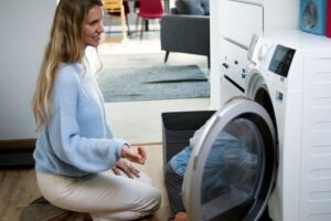 Come far durare i vestiti più a lungo: i consigli per conservarli al meglio