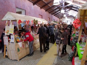 mercatino della solidarietà 2012