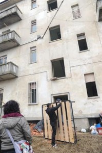 la palazzina occupata alla vigilia di Natale