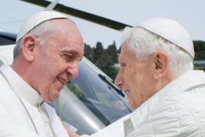 papa francesco e papa benedetto vi