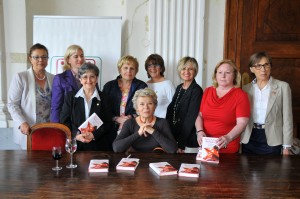 SVEVA CASATI MODIGNANI CON DONNE VINO