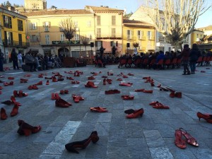Le scarpe rosse a Canelli in occasione della Festa della Donna