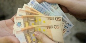 truffa estorsione tanti euro soldi soldi in mano usura