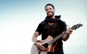 GARY DOURDAN: anteprima mondiale live a Nizza Monferrato (AT) sotto le finestre della Mescal!