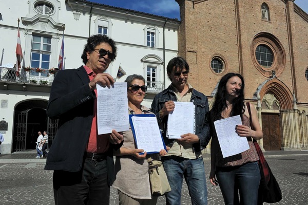 Oltre 1000 le firme per chiedere la chiusura del centro storico di Asti