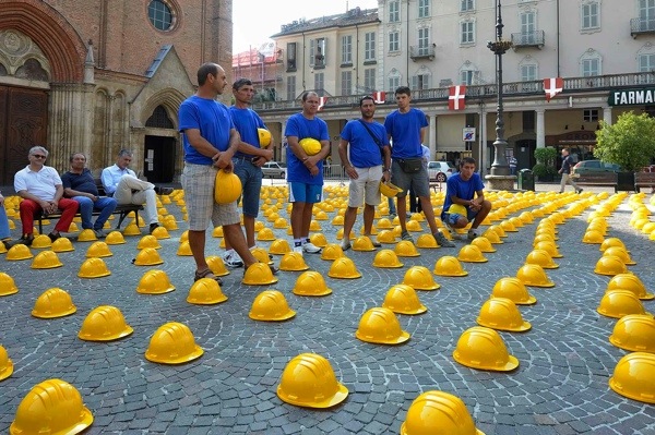 La fotogallery della manifestazione degli edili sabato ad Asti