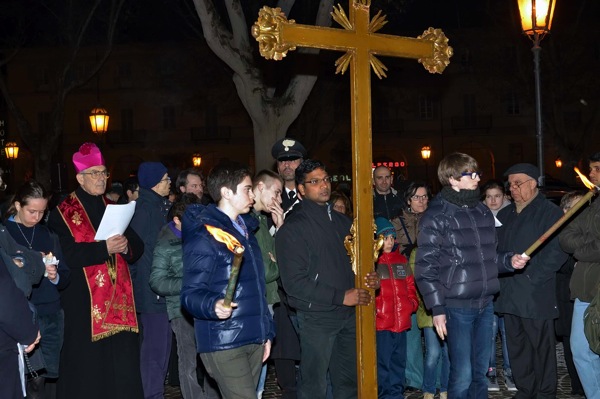 Volti e immagini dalla Via Crucis di Asti