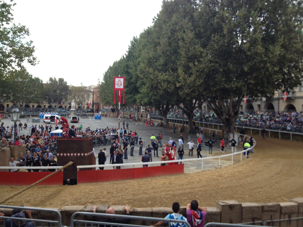 Terza e ultima batteria in attesa della finale del Palio