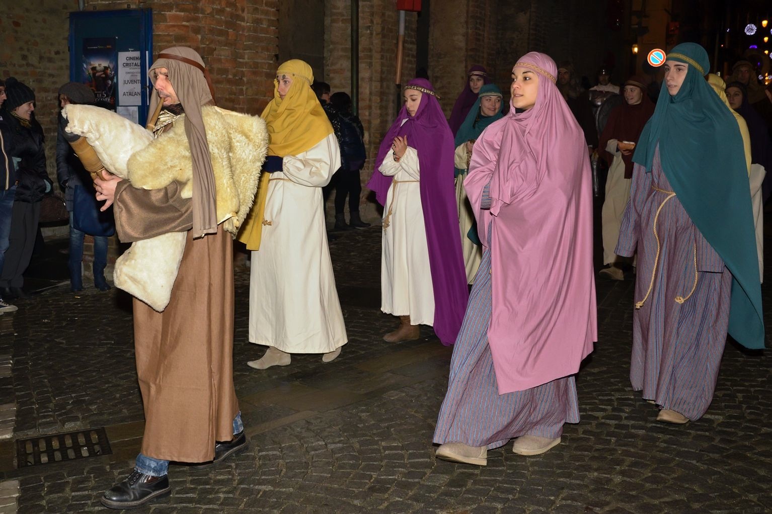 La fotogallery del corteo per il Piano astigiano per il lavoro