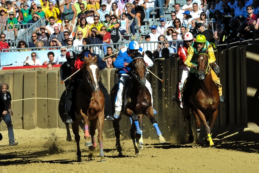 Palio di Asti. La fotogallery della prima batteria