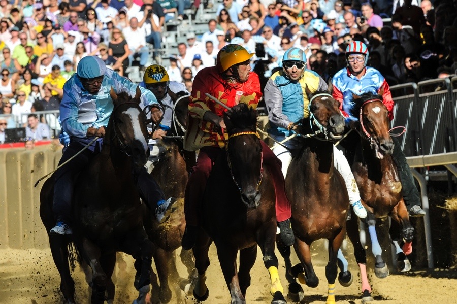 Palio di Asti. La fotogallery della seconda batteria