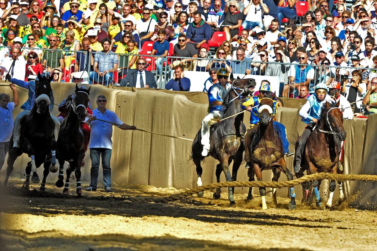 Palio di Asti. La fotogallery della prima batteria