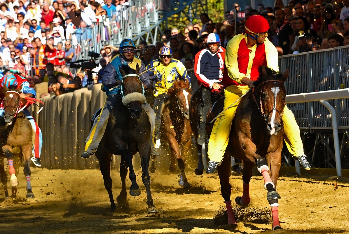 Palio di Asti. La fotogallery della seconda batteria