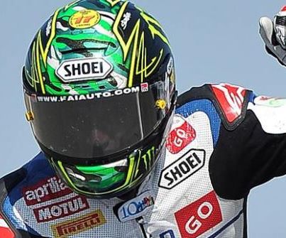 Il campione di Superbike Chaz Davies in tribuna al Palio di Asti