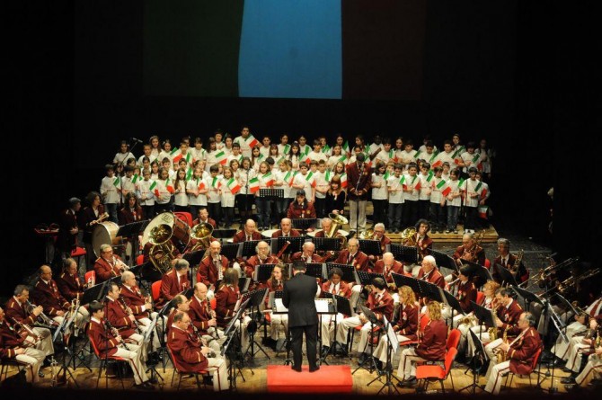 Concerto della Banda Cotti in piazza San Secondo