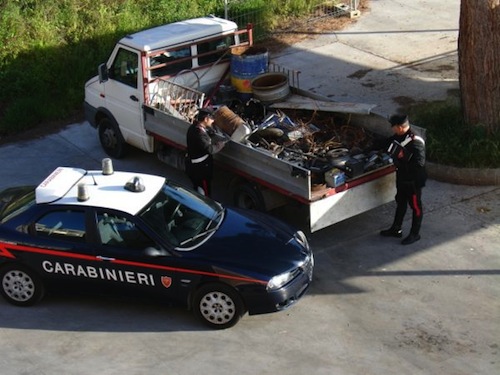 Raccoglitori abusivi di rifiuti denunciati dai carabinieri di Alba