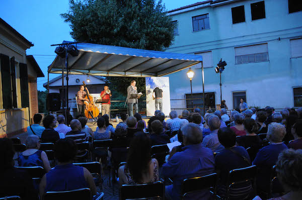 “Cartoline” di Eris Valenzano si aggiudica il 16° premio letterario “Ettore Ottaviano”