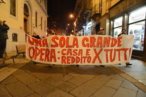 Le immagini della fiaccolata per dire no al patteggiamento di Santoro