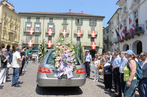 Asti dà l’ultimo addio a Migia Fassi: la fotogallery