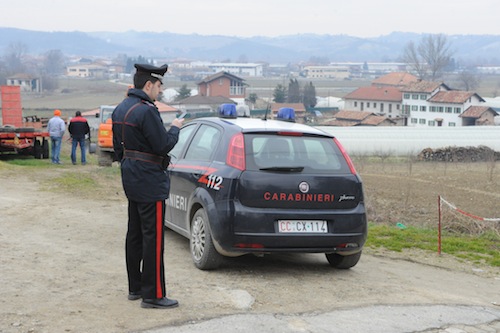 Fugge all’alt dei carabinieri e provoca incidente: automobilista multato per 1300 euro