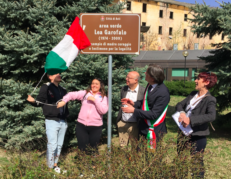 Intitolata alla memoria di Lea Garofalo l’area verde del Tribunale di Asti